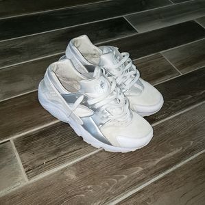 Nike Hurache White